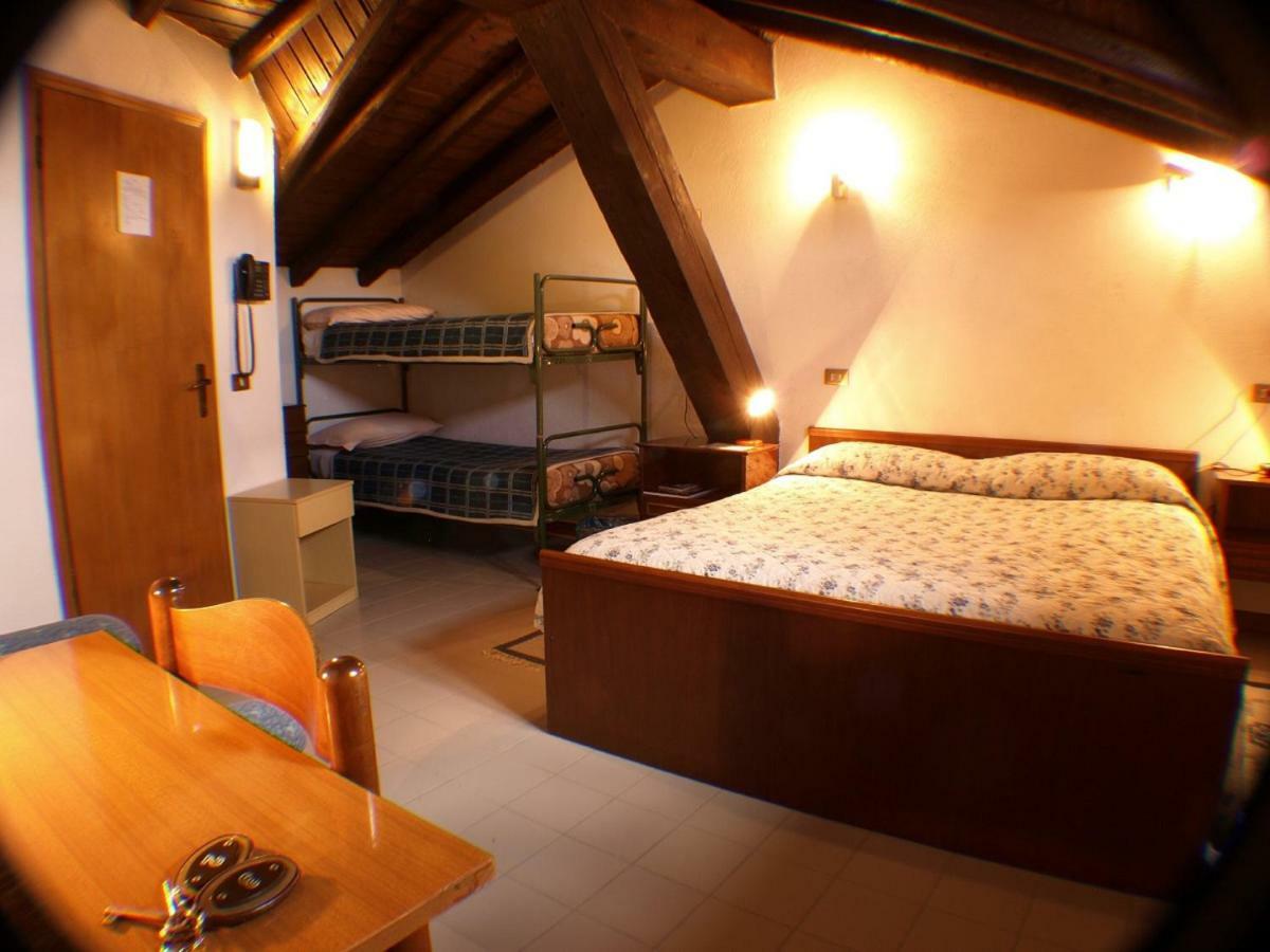 Hotel Rondanino 란조 딘텔비 외부 사진